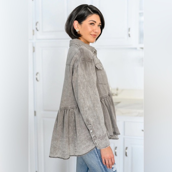 Earl Grey Button Up Long Sleeve Top Pearl Snap Shacket Medium NWT - Picture 3 of 14